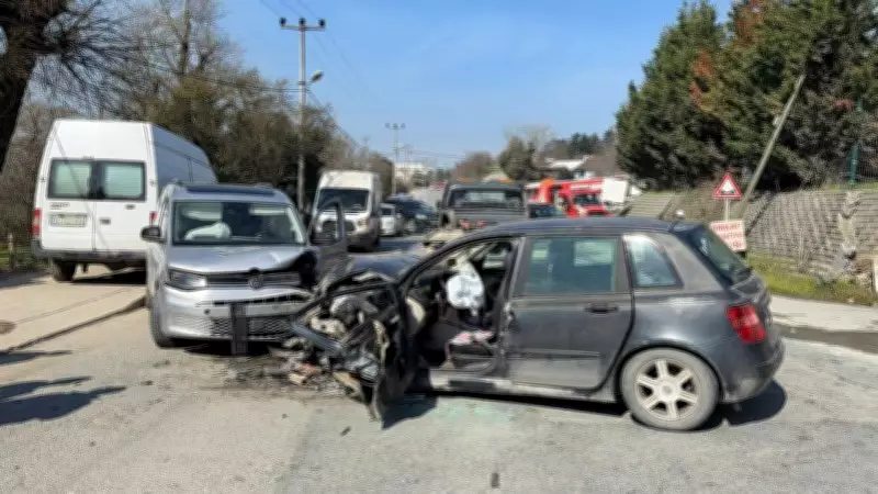 Arnavutköy'de Kafa Kafaya Çarpışma: 1 Kişi Hayatını Kaybetti, 2 Yaralı