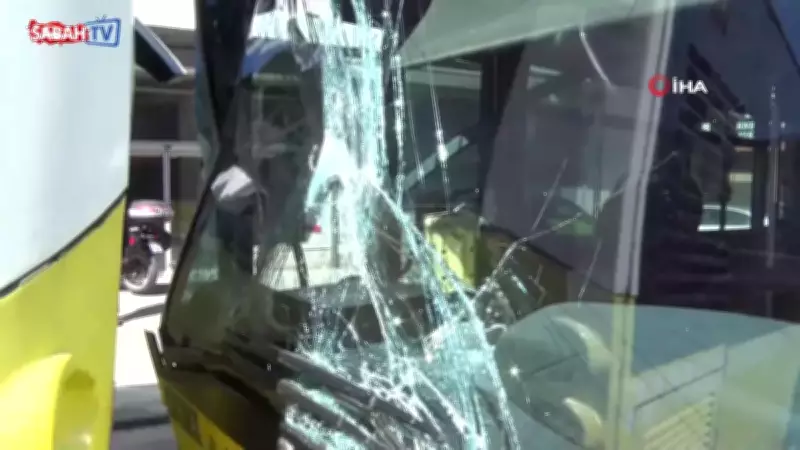 Ataşehir'de İETT Otobüsleri Arkadan Çarpıştı: Bir Kişi Yaralandı