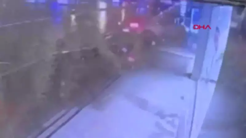 Avcılar'da Korkunç Kaza: Otomobil Kaldırımdaki Çocuğa Çarptı