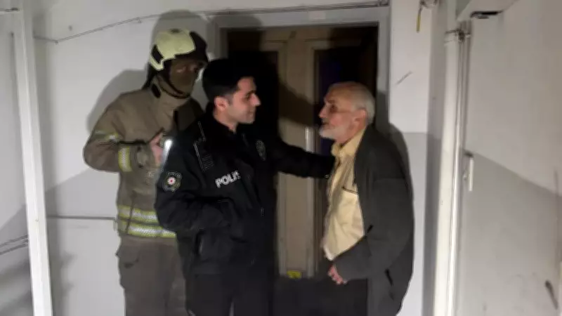 Avcılar'da Çöp Evde Çıkan Yangın Panik Yarattı: Görme Engelli Seydar Özvardar Kurtarıldı