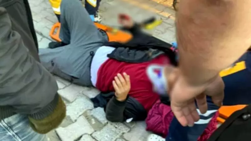 Avcılar'da Pazarcılar Arasında Bıçaklı Kavga: 2 Kişi Yaralandı, 1 Kişi Gözaltında