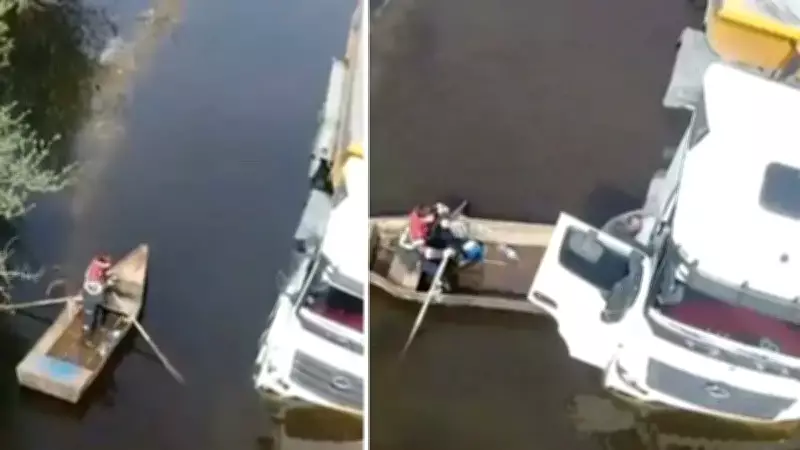 Aydın'da TIR Sulama Kanalına Devrildi, Şoför Sandalla Kurtarıldı