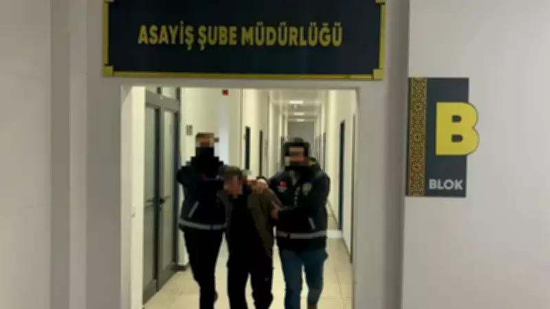 Çayırova'da Alacak Verecek Kavgası Cinayetle Sonuçlandı: Bir Kişi Bıçaklanarak Öldürüldü