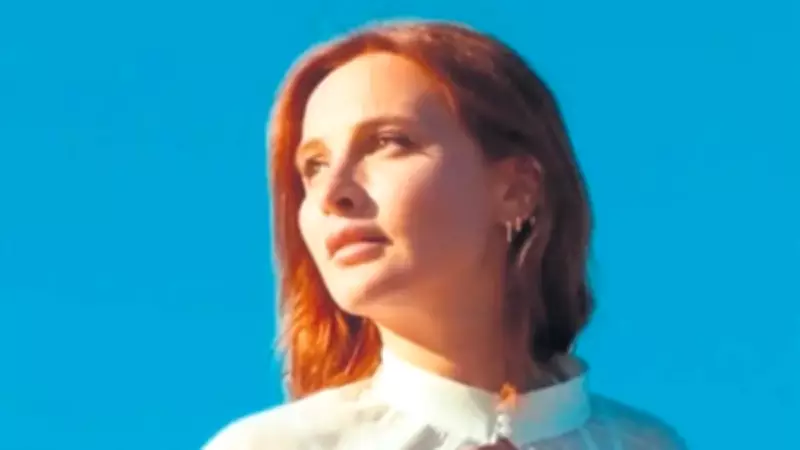 Başak Gümülcinelioğlu 10 Farklı Dilde Şarkılarıyla Hayranlarını Büyüledi