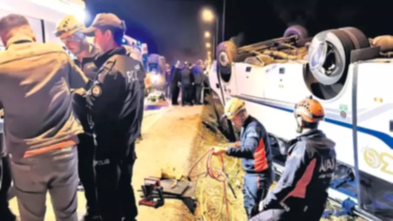 Bağcılar ve Antalya'da Cezaevi Nakil Araçları Kazası: Toplam 33 Yaralı