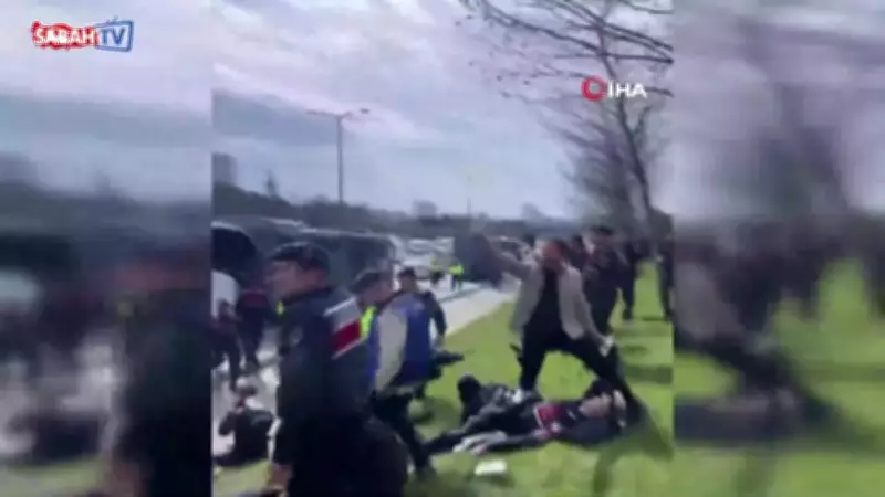 Bağcılar'da 4 Cezaevi Aracının Karıştığı Kaza: 6 Jandarma Personeli Yaralandı