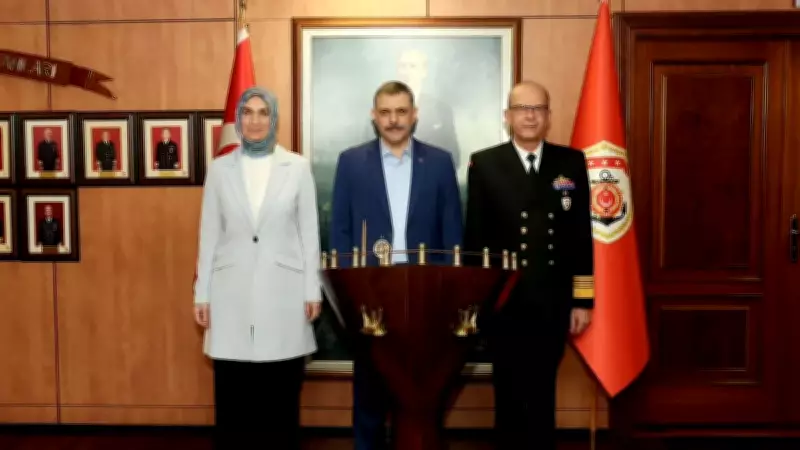 Bakan Çiftçi Sahil Güvenlik Komutanlığı'nı Ziyaret Etti: Deniz Güvenliği ve Yerli Projeler Masada