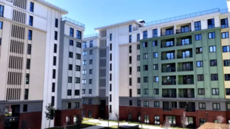 Bakan Kurum Tozkoparan'da Vatandaşlarla Bayram Sevincini Paylaştı