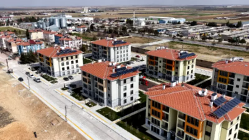 Bakan Kurum'dan Konya'daki Sosyal Konut Sahiplerine Bayram Mesajı