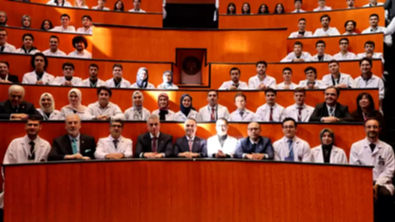 Bakan Memişoğlu ve Kacır, Tıp Bayramı'nda Hekim Adaylarıyla Buluştu