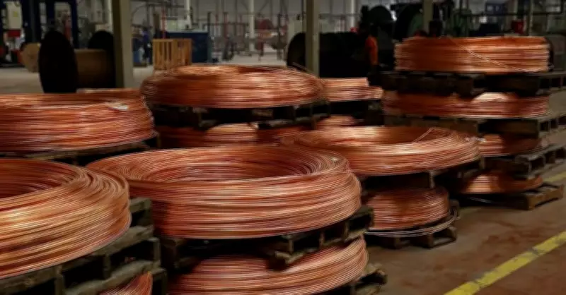 Bakır Fiyatları Düşüşte: Jeopolitik ve Talep Endişeleri Baskı Kuruyor