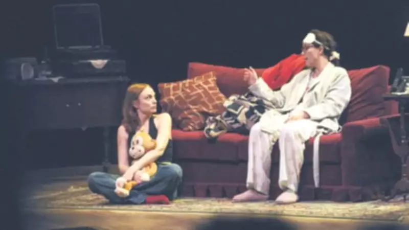 Ballı Süt Oyununun Galasında Ünlü Yıldızlar Buluştu