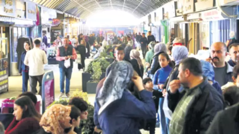 Bayram Bereketi Çarşı Pazarda: Hatay ve Kahramanmaraş'ta Yoğun Alışveriş
