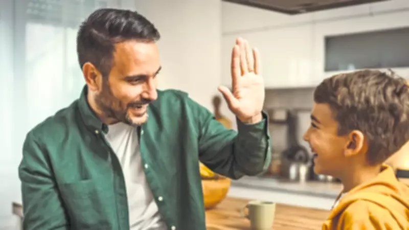 Bayram Harçlığı Geleneği Dijitalleşiyor: IBAN'a Gelen Para ve Kaybolan Temas