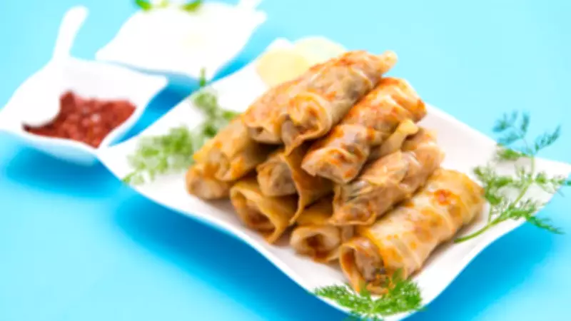 Bayram Sofrasının Şahı: Etli Lahana Sarması Tarifi ve Püf Noktaları