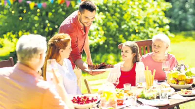 Bayramda Sağlıklı Beslenme Tüyoları: Her İkramı Kabul Etmeyin!