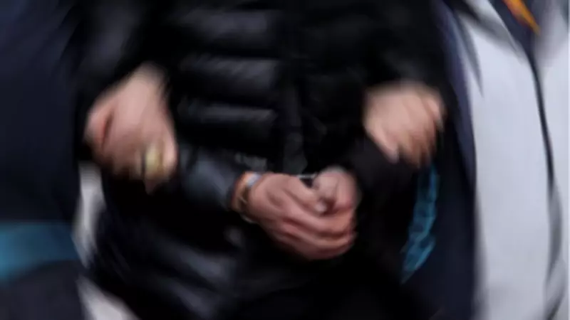 Bayrampaşa'da Tahliyede Polise Saldırı: 2 Polis Yaralandı, 2 Şüpheli Gözaltında