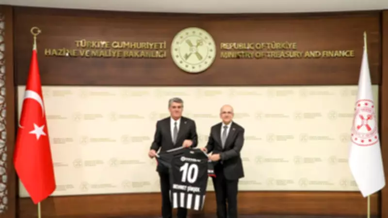 Beşiktaş Başkanı Adalı, Bakan Şimşek'i Ziyaret Etti ve Forma Hediye Etti