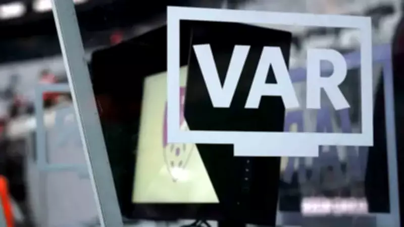 Beşiktaş - Galatasaray Derbisi Hakem Kadrosu Açıklandı: VAR'da Ömer Faruk Turtay