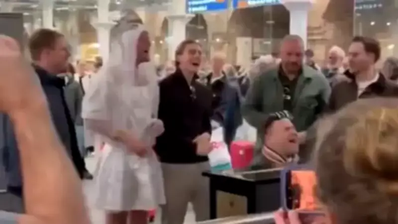 Beşiktaşlı Joe Worrall Havalimanında Gelinlikle Şarkı Söyledi, Sosyal Medyayı Salladı