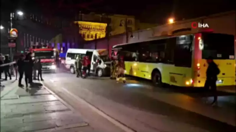 Beşiktaş'ta Servis Minibüsü ile İETT Otobüsü Kafa Kafaya Çarpıştı: Yaralılar Var