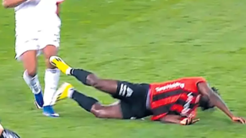 Beşiktaş'ta VAR Kararıyla Kırmızı Kart: Djalo'nun Dizine Tekme