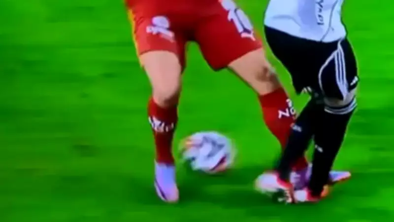 Beşiktaş'tan Galatasaray Derbisinde Kırmızı Kart İtirazı ve Sosyal Medya Tepkisi