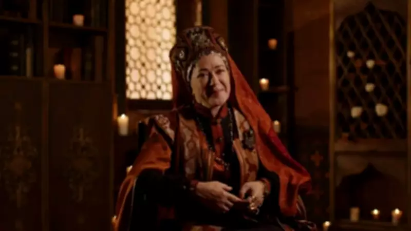 Bennu Yıldırımlar'ın Kızı Ada Yarar da Oyuncu: 'Annesinin Kopyası' Deniyor