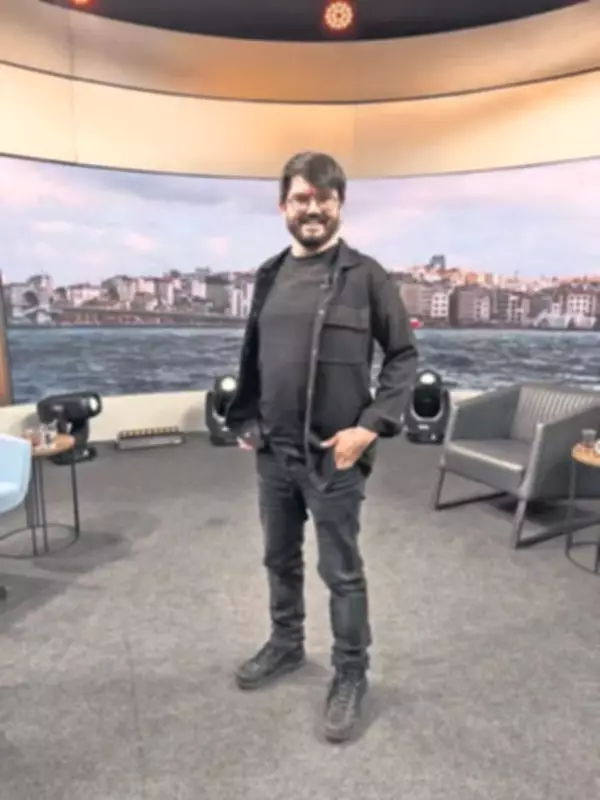 Bestemsu Özdemir: Oğlumun Beni Sahnede İzlemesini Heyecanla Bekliyorum