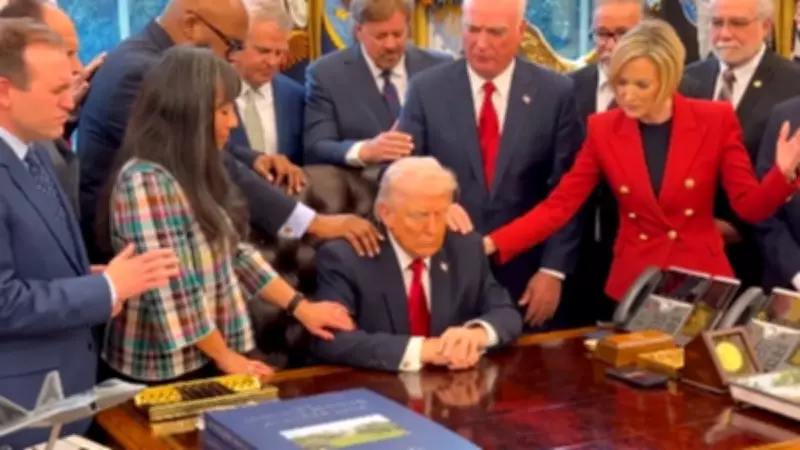 Beyaz Saray'da Sıra Dışı Anlar: Trump İçin Dini Ayin Düzenlendi