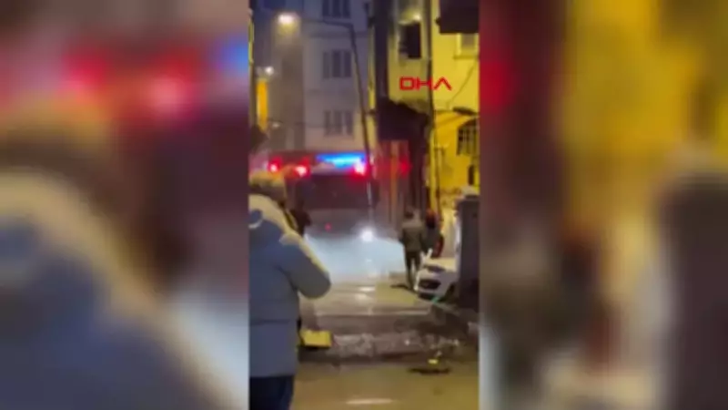 Beyoğlu'nda Metruk Binada Çıkan Yangında Oyuncu Umut Özkan Son Anda Kurtuldu