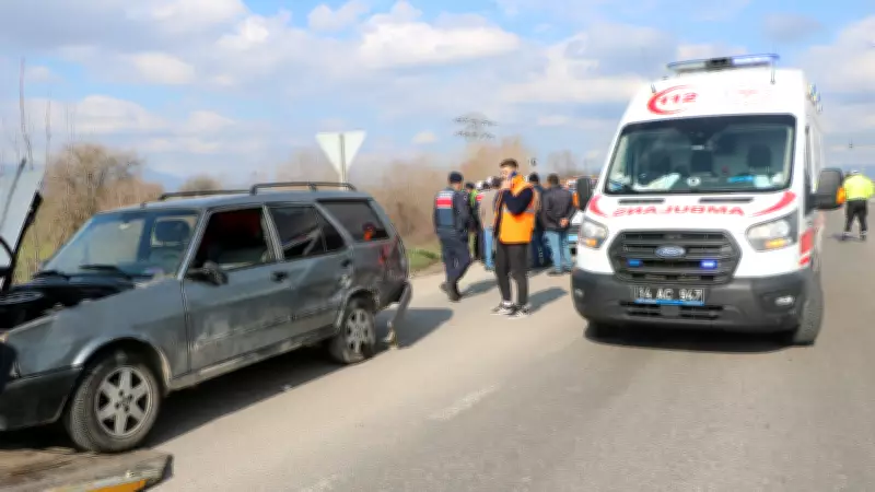 Bolu'da Hafriyat Kamyonu Otomobile Arkadan Çarptı: 6'sı Çocuk 9 Yaralı