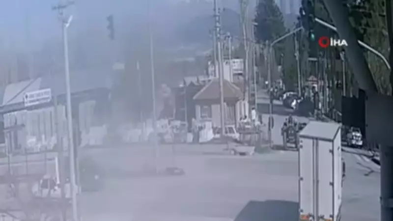 Burdur'da Genç Hayatını Kaybetti: Motosiklet-Kamyonet Çarpışması Güvenlik Kamerasında