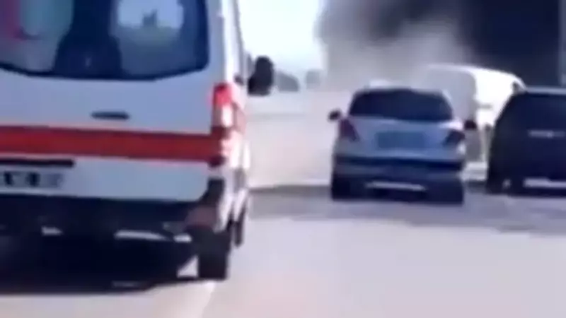 Bursa'da Kırmızı Işık İhmali Zincirleme Kazaya Yol Açtı: Anlar Kask Kamerasında