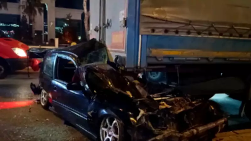 Bursa'da Otomobil Park Halindeki TIR'ın Altına Girdi: 1 Kişi Ağır Yaralı