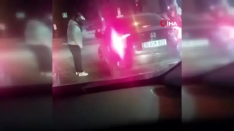 Bursa'da Trafik Kavgası: Kadın Sürücü Motosikletliye Tekme ve Tokatla Saldırdı
