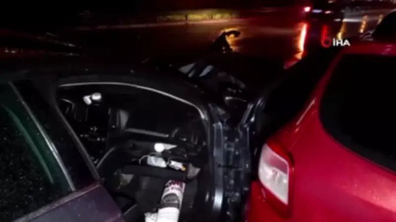Bursa'da Zincirleme Kaza: 3 Kişi Yaralandı, Kaygan Yol Faciaya Dönüştü