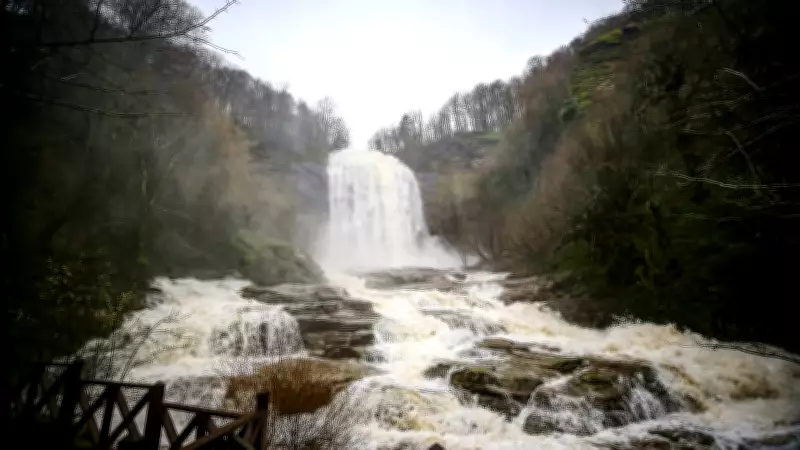 Bursa'nın Suuçtu Şelalesi Bahar Yağışlarıyla Coştu