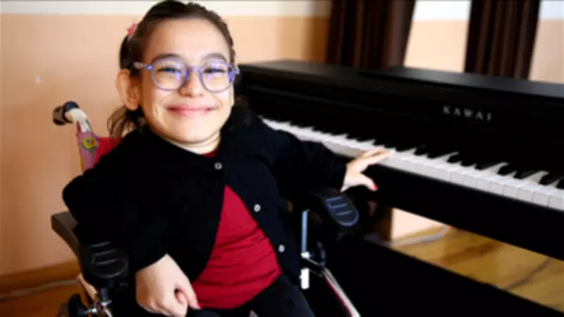 Cam Kemik ve Skolyoz Hastası Zeynep Duru'nun Piyano Tutkusu ve Sahne Hayali