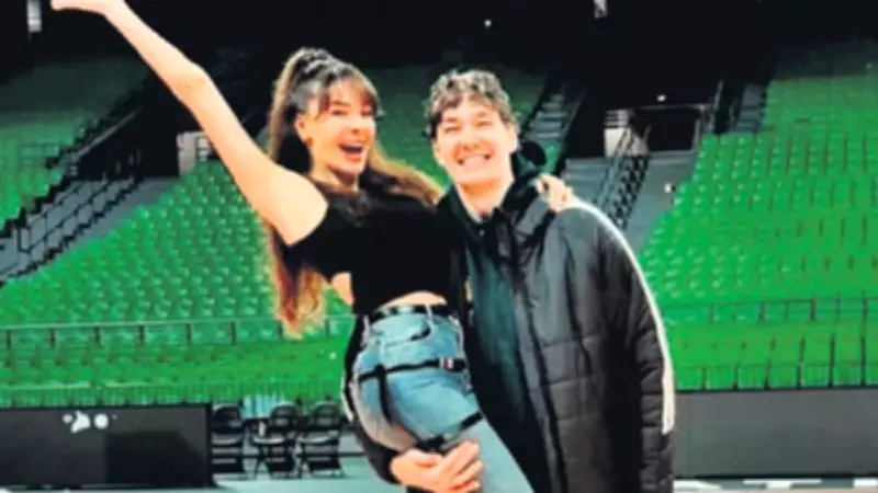Cedi Osman ve Ebru Şahin'den Antrenman Sahasında Romantik Poz