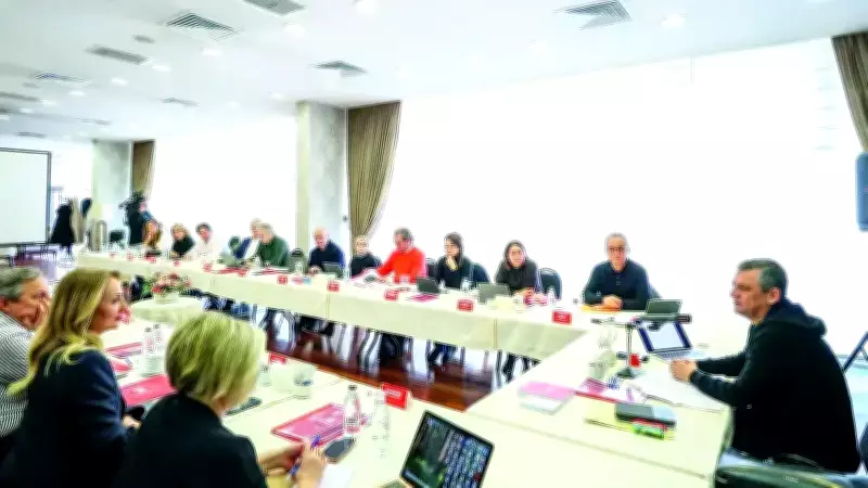 CHP'de Gölge Kabine Tartışmaları: İmamoğlu'nun CAO'su ve Bürokrat Mülakatları