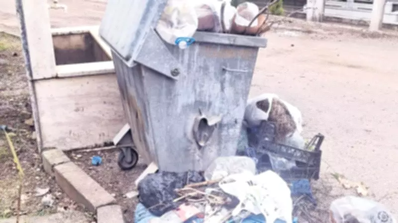 CHP'li Belediyenin İhmali Bursa'da Bayramı Zehir Etti: Metro Arızaları ve Çöp Dolu Mezarlıklar