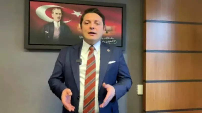 CHP'li Vekil Cübbeyle Duruşmaya Girdi, Yargıyı Felç Etti!