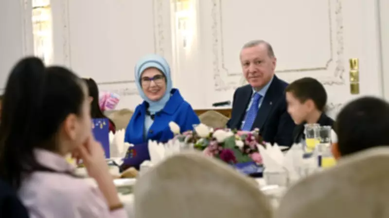 Cumhurbaşkanı Erdoğan ve Eşi, Devlet Himayesindeki Çocuklarla İftarda Buluştu
