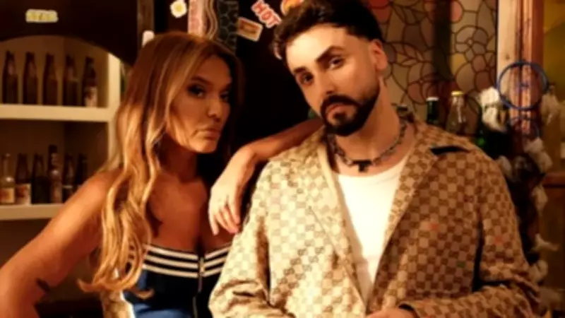 Demet Akalın'dan Sefo'ya Evlilik Göndermeli Kutlama: 'Evlenene Kadar Peşindeyim'