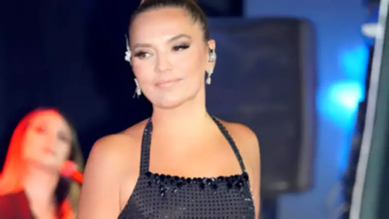 Demet Akalın'ın Yeni Lüks Çantasının Fiyatı Herkesi Şaşırttı!