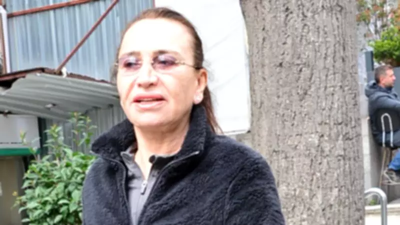 Demet Akbağ, Sokak Röportajı İsteğini Geri Çevirdi: 'Sokakta Röportaj Vermiyorum'