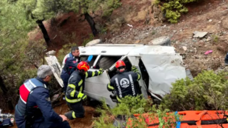 Denizli'de Otomobil Uçuruma Devrildi: 1 Ölü, 1 Yaralı