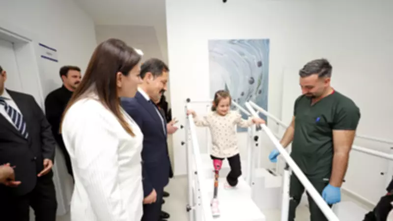 Depremde Ailesini ve Bacağını Kaybeden Zeynep, Proteziyle Yeniden Hayata Tutundu