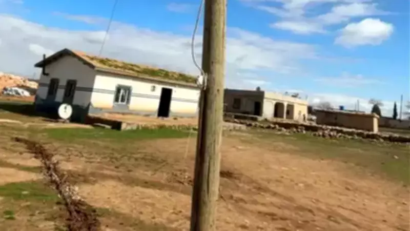 Dicle Elektrik, Harran'da Ahşap Direk İçine Gizlenmiş Kaçak Elektrik Hattını Deşifre Etti